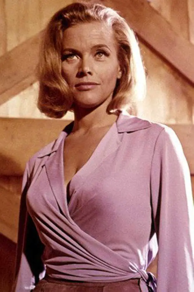 How tall is Honor Blackman?
